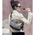Dior embroidered canvas and leather D-journey dumpling bag, hammock bag, zipper armpit bag, CD messenger bag, crossbody bag, small size 23*14*16, large size 33*16*15