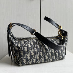 Dior embroidered canvas and leather D-journey dumpling bag, hammock bag, zipper armpit bag, CD messenger bag, crossbody bag, small size 23*14*16, large size 33*16*15