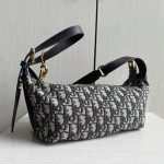 Dior embroidered canvas and leather D-journey dumpling bag, hammock bag, zipper armpit bag, CD messenger bag, crossbody bag, small size 23*14*16, large size 33*16*15