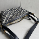 Dior embroidered canvas and leather D-journey dumpling bag, hammock bag, zipper armpit bag, CD messenger bag, crossbody bag, small size 23*14*16, large size 33*16*15