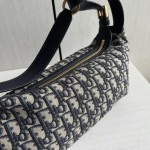 Dior embroidered canvas and leather D-journey dumpling bag, hammock bag, zipper armpit bag, CD messenger bag, crossbody bag, small size 23*14*16, large size 33*16*15
