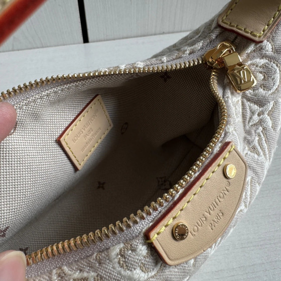 LV embroidery canvas aged leather hills pochett color-changing leather patchwork aged leather hobo lunch box bag mini small underarm bag messenger bag 18*1
