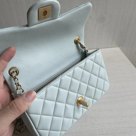Top-tier Chanel CF Large Mini 20cm diamond pattern lambskin camera bag, small golden ball, round bead bag, vintage chain messenger bag
