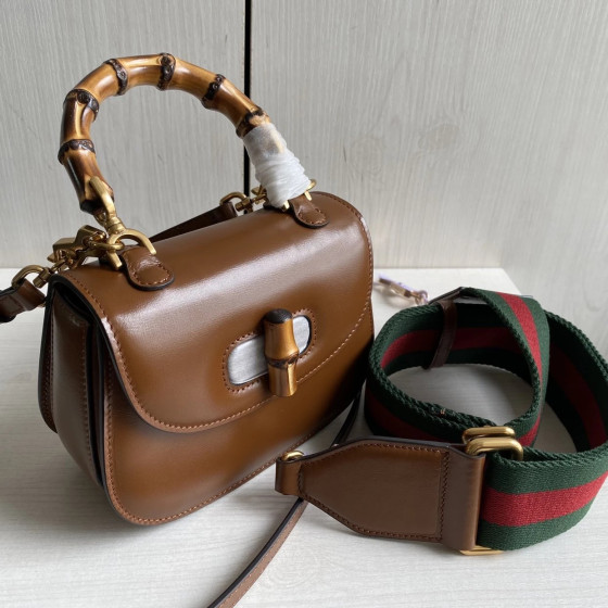 Gucci bamboo handle bag, plain weave calfskin, bamboo handle bag, handheld crossbody bag, small size 17*12, medium size 22*15