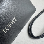 Top-grade Loewe imported lambskin woven handle bag, cala lunch box bag, hobo bag, genuine leather women's bag, cross-body messenger bag, 26*13