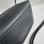 Top-grade Loewe imported lambskin woven handle bag, cala lunch box bag, hobo bag, genuine leather women's bag, cross-body messenger bag, 26*13