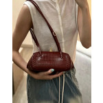 Top-tier Chanel crocodile-patterned cowhide bowling bag, genuine leather both inside and outside, clip bag, underarm bag, shoulder bag for women, 30*12