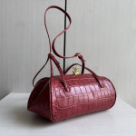 Top-tier Chanel crocodile-patterned cowhide bowling bag, genuine leather both inside and outside, clip bag, underarm bag, shoulder bag for women, 30*12