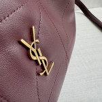 Top-grade YSL plain weave lambskin, triangular diamond pattern stitching, drawstring, lucky bag bag, chain cross-body messenger bag, 26*18