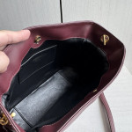Top-grade YSL plain weave lambskin, triangular diamond pattern stitching, drawstring, lucky bag bag, chain cross-body messenger bag, 26*18