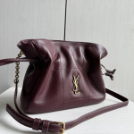 Top-grade YSL plain weave lambskin, triangular diamond pattern stitching, drawstring, lucky bag bag, chain cross-body messenger bag, 26*18