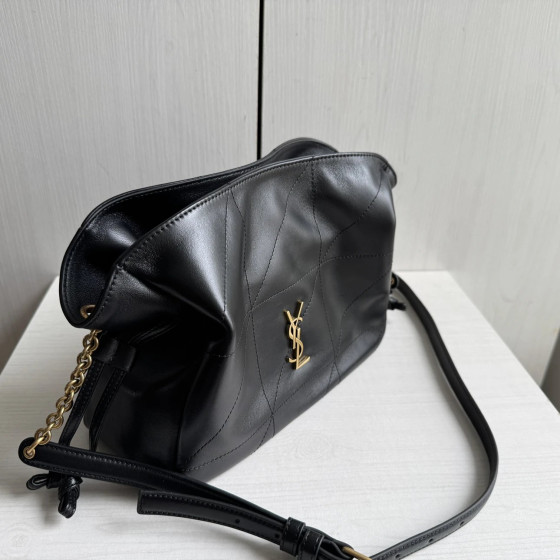 Top-grade YSL plain weave lambskin, triangular diamond pattern stitching, drawstring, lucky bag bag, chain cross-body messenger bag, 26*18