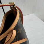 Top-level LV classic monogrammed yellow leather mini carryall nano bow phone bag messenger bag 16*15*9