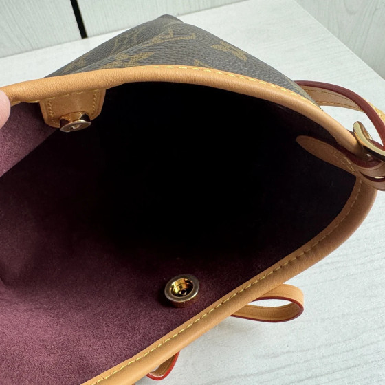 Top-level LV classic monogrammed yellow leather mini carryall nano bow phone bag messenger bag 16*15*9