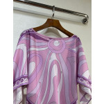 Pucci silk cloak top, made of 18-mu twill silk fabric (without closure), is a pullover with vortex psychedelic pattern printed on the front and back. Size: one size fits all