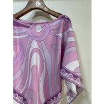 Pucci silk cloak top, made of 18-mu twill silk fabric (without closure), is a pullover with vortex psychedelic pattern printed on the front and back. Size: one size fits all