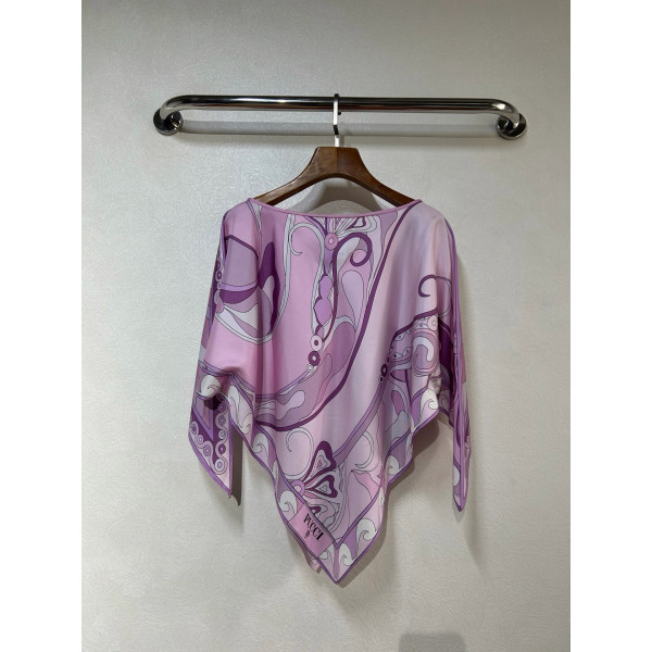 Pucci silk cloak top, made of 18-mu twill silk fabric (without closure), is a pullover with vortex psychedelic pattern printed on the front and back. Size: one size fits all
