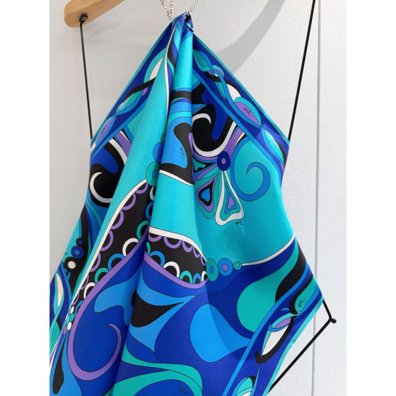 Pucci chain neck-hanging top ✨ 100% heavyweight twill silk, printed with Angoli pattern Size: one size fits all