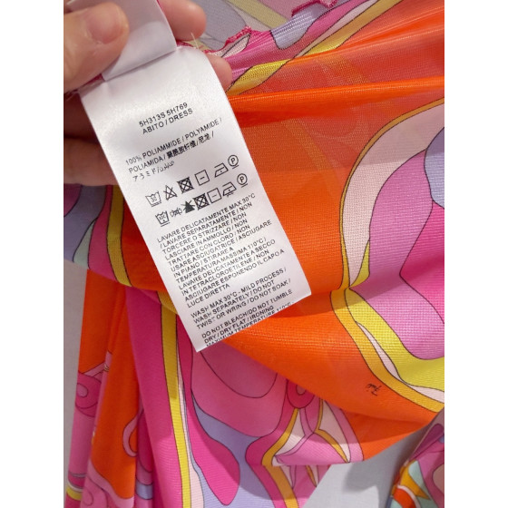 Pucci sheer and see-through dress ✨ This dress cleverly utilizes the contrast between transparency and iconic patterns, featuring the classic "Orchidee" swirl pattern surrounding the floral print. Size options: 36, 38, 40, 42