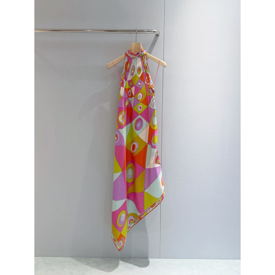 Pucci silk dress ✨ features a colorful "Occhi" pattern print, injecting an elegant and modern rhythm into the surface. Made of 100% heavyweight silk twill, sizes: 36, 38, 40, 42