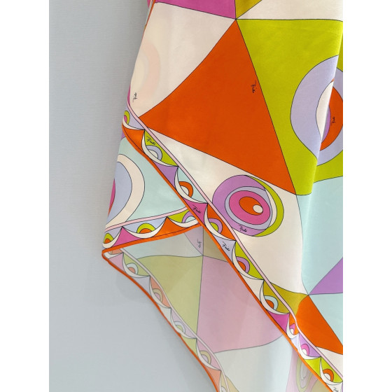 Pucci silk dress ✨ features a colorful "Occhi" pattern print, injecting an elegant and modern rhythm into the surface. Made of 100% heavyweight silk twill, sizes: 36, 38, 40, 42