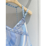 Pucci woven strap top ✨ It is made of 100% heavyweight twill silk, with a delicate and modern color palette injected into the image by the light blue Iride print. Size: 36, 38, 40, 42