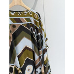 Pucci Vivara short robe dress ✨ is made of 100% silk crepe fabric, featuring Vivara positioning cutting and full-body print design. Size: one size fits all