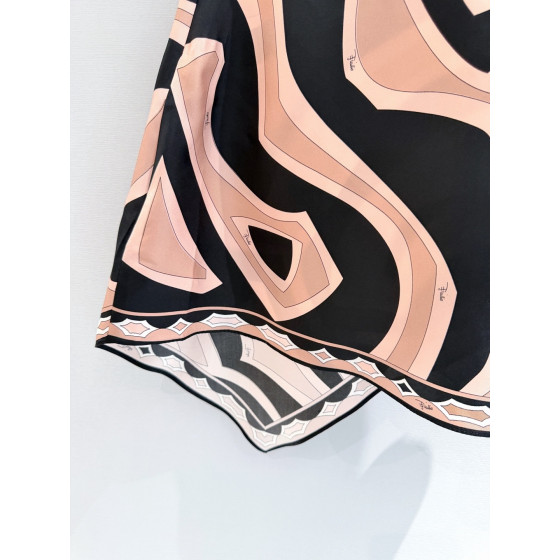 Pucci Irregular Skirt ✨ This scarf-style skirt features asymmetric lines and smooth 100% heavyweight twill silk fabric. Size options: 36, 38, 40, 42
