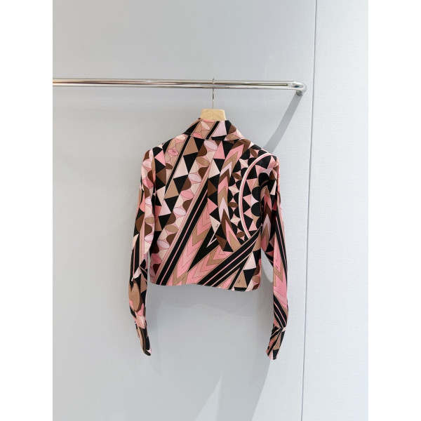 Pucci silk floral print shirt✨100% heavyweight twill silk, a boldly tailored shirt that reinterprets classic style with modern proportions, featuring a minimalist neckline and front button placket. Size: 36 38 40 42