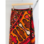 Pucci's irregular silk skirt✨ is made of 100% twill silk. It's a skirt with smooth movements and bold lines, inspired by the iconic aesthetics of silk. It adopts an asymmetric structure. Size: 36 38 40 42