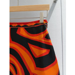 Pucci's irregular silk skirt✨ is made of 100% twill silk. It's a skirt with smooth movements and bold lines, inspired by the iconic aesthetics of silk. It adopts an asymmetric structure. Size: 36 38 40 42