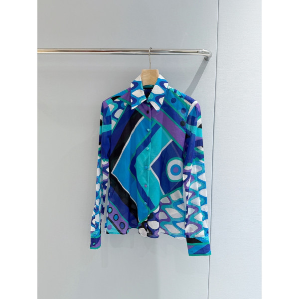 Pucci Vivara's floral shirt✨ is made of lightweight 100% high-count cotton fabric, featuring a delicate texture and comfortable feel. Size options: S, M, L, XL