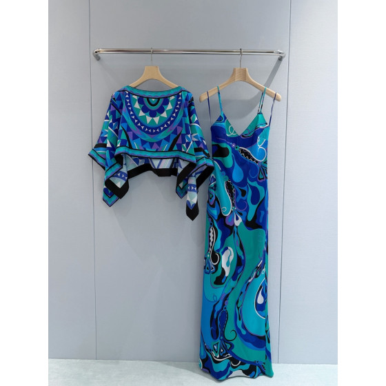 Pucci cloak two-piece dress set✨ Sold as a set and not separable, 100% silk twill, featuring a signature geometric swirl print throughout, with detachable cloak details, and poncho-style printed sizes: 36, 38, 40, 42