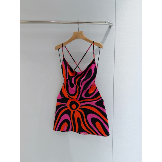 Pucci's draped halter dress✨ features its Marmo-Print, showcasing vibrant, colorful prints and luxurious fashion design. Size options: 36, 38, 40, 42