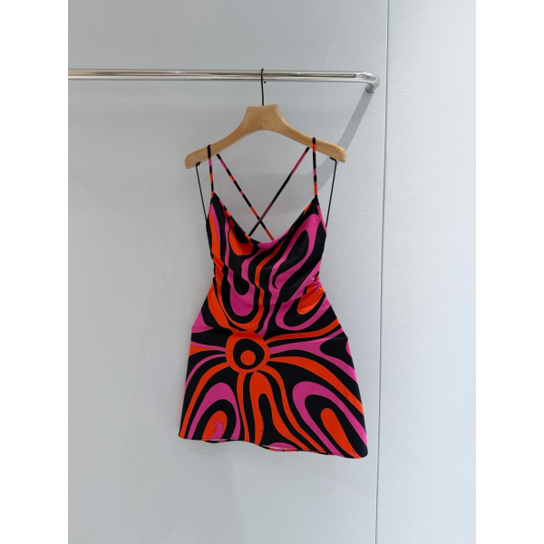 Pucci's draped halter dress✨ features its Marmo-Print, showcasing vibrant, colorful prints and luxurious fashion design. Size options: 36, 38, 40, 42