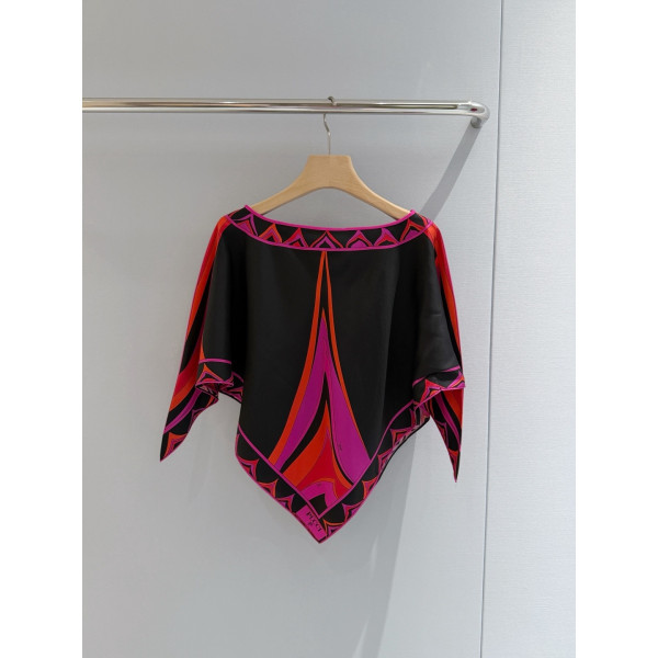 Pucci Fari cloak blouse✨ features a beautiful Fari print on both the front and back panels, made of 100% heavyweight twill silk fabric (without closure). Size: one size fits all