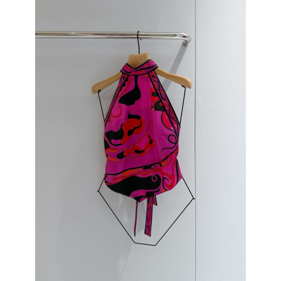 Pucci Orchidee floral-print top ✨ crafted from 100% silk twill, featuring a signature Orchidee marble print all over, a halter neckline with a backless lace-up design. Each printed piece is unique. Size: one size fits all