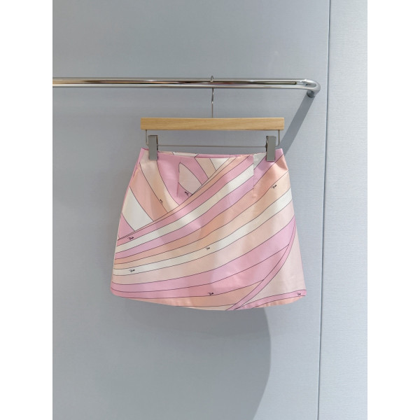 Pucci Vivra floral print skirt ✨ 100% twill silk, Iride floral print silk wrap skirt with a simple silhouette, featuring snap buttons, available in pink and nude sizes: 36, 38, 40, 42