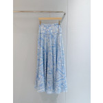 Pucci Manuba cotton skirt ✨ is made of lightweight 100% high-count cotton fabric, providing a lightweight and comfortable texture. With the Manuba print style, this simple and lightweight skirt comes in sizes: S, M, L, XL