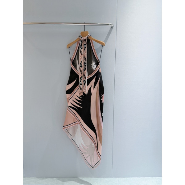 Pucci Stella silk dress ✨ This Stella printed dress features the iconic "Stella" pattern in a silk twill fabric, with a backless neckline, open back, and asymmetric hem design. Size options: 36, 38, 40, 42