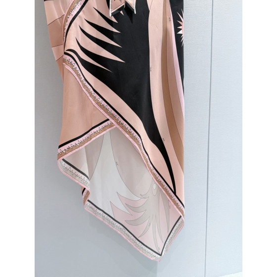Pucci Stella silk dress ✨ This Stella printed dress features the iconic "Stella" pattern in a silk twill fabric, with a backless neckline, open back, and asymmetric hem design. Size options: 36, 38, 40, 42