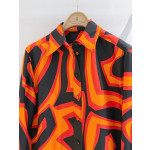 The Pucci orange silk shirt ✨ features a vibrant Labirinot print and is crafted from 100% heavyweight silk twill fabric. It boasts a straight-cut silhouette, classic pointed collar, and long-sleeve design. Size options include: 36, 38, 40, 42
