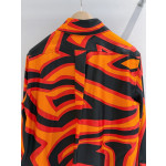The Pucci orange silk shirt ✨ features a vibrant Labirinot print and is crafted from 100% heavyweight silk twill fabric. It boasts a straight-cut silhouette, classic pointed collar, and long-sleeve design. Size options include: 36, 38, 40, 42