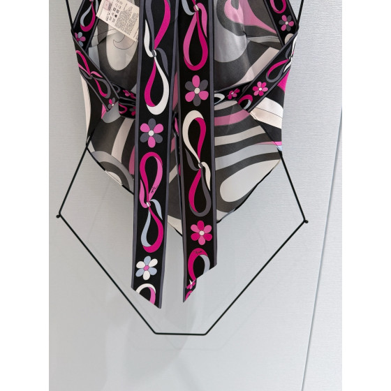 Pucci Marmo‑Print Top ✨ 100% silk twill. All‑over signature Marmo geometric swirl print. Halter‑neck style with open‑back tie closure. Each printed piece is unique.  Size: One‑size‑fits‑all