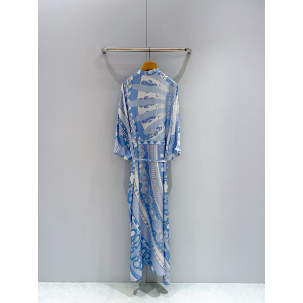 Pucci Silk Caftan Dress ✨ Crafted from premium 100% silk twill. This caftan boasts sculptural appeal and a flowing cut. Cape‑style sleeves and bateau neckline accentuate the lightness of silk.  Sizes: S, M, L