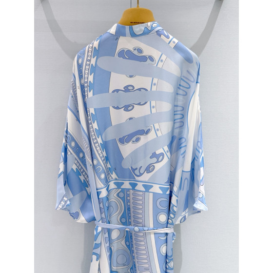 Pucci Silk Caftan Dress ✨ Crafted from premium 100% silk twill. This caftan boasts sculptural appeal and a flowing cut. Cape‑style sleeves and bateau neckline accentuate the lightness of silk.  Sizes: S, M, L