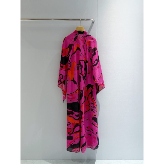 Pucci Caftan‑Style Dress ✨ Long soft sleeves amplify fluid movement, while the V‑neck elongates the silhouette with understated elegance.  Sizes: S, M, L, XL