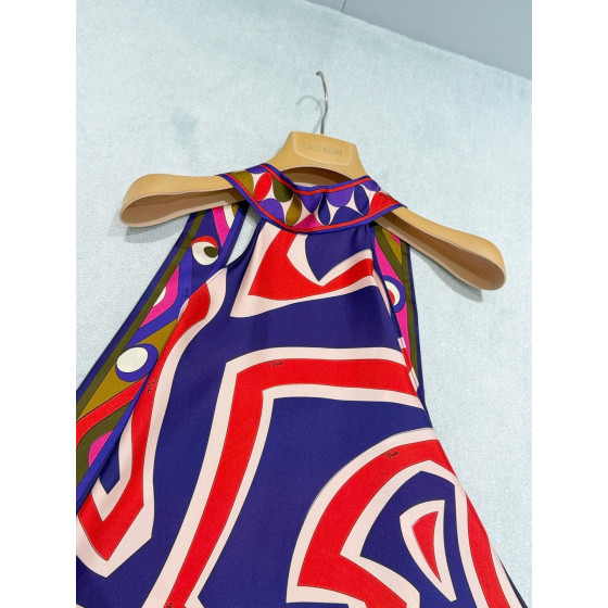 Pucci Labirinto Halter Top ✨ 100% silk twill with signature psychedelic swirl print. Halter tie design, adjustable hem and open‑back construction.  Size: One‑size‑fits‑all