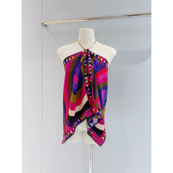 PUCCI Chain‑Detail Halter Top ✨ 100% heavyweight silk twill in iris purple tones. Features a gold‑toned chain halter strap embellished with the signature fish‑shaped pendant.  Size: One‑size‑fits‑all