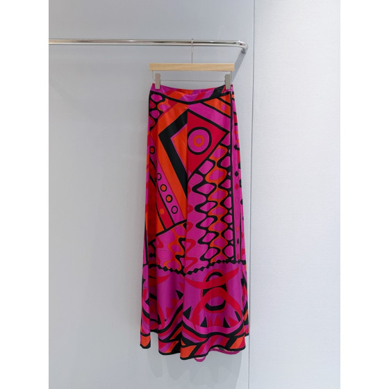 Pucci Vivara Silk Wide‑Leg Pants ✨ Heavy‑weight 19‑momme silk twill, adorned with the vibrant Vivara marble placement print. Side‑zip closure.  Sizes: 36, 38, 40, 42